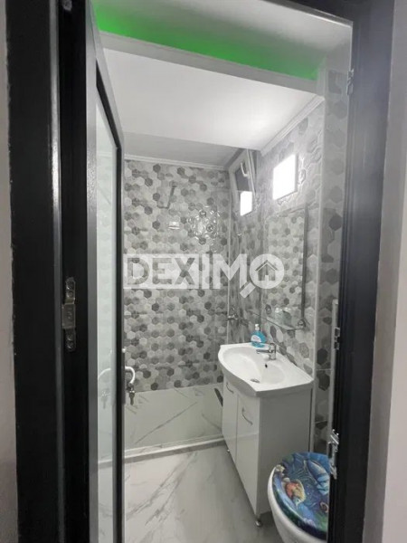 Garsoniera Decomandata - Zona Far - Renovata Integral - Bucatarie Mobilata