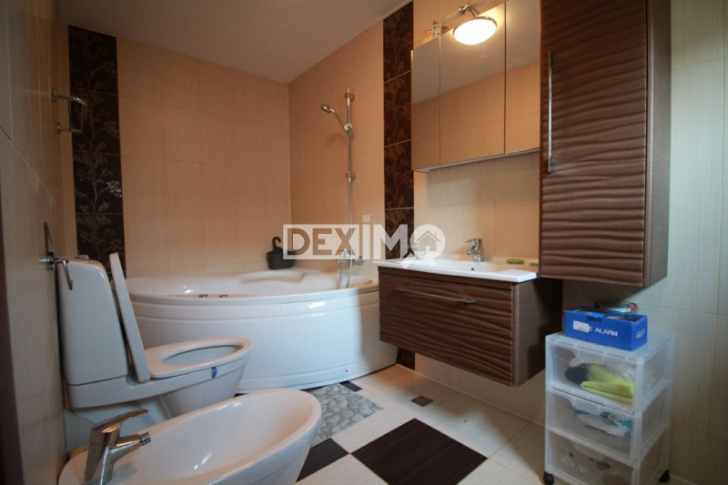 Casa 4 Camere - Km 5 - Mobilata/Utilata - Centrala Pe Gaze - Termen Lung