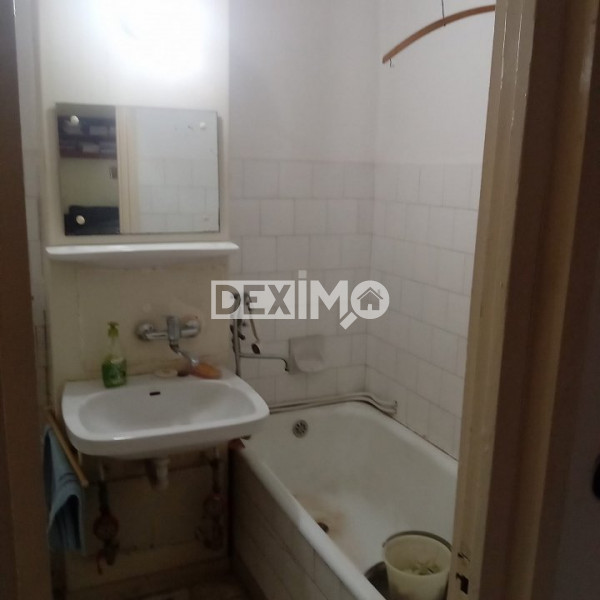 Garsoniera - Casa De Cultura - Etaj intermediar - Gaze La Usa