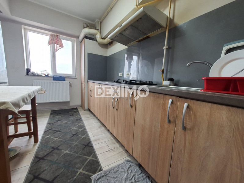 Apartament 3 Camere - Casa De Cultura - Etaj Intermediar - Centrala Pe Gaze 