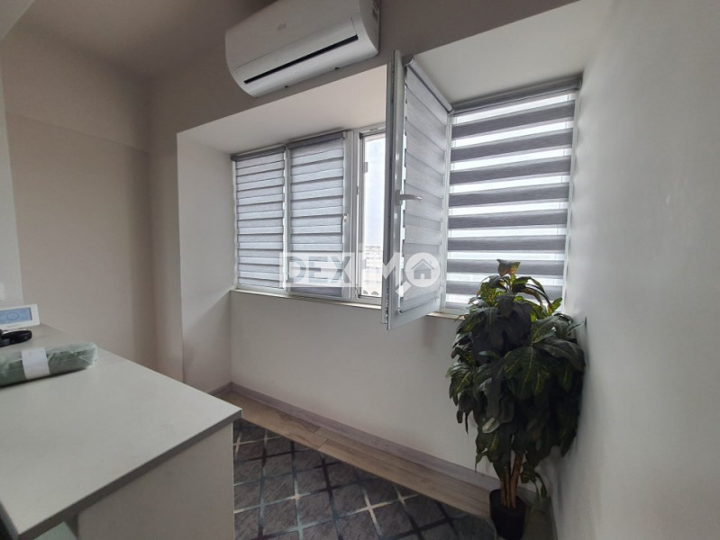 Apartament 3 Camere - Casa De Cultura - Etaj Intermediar - Centrala Pe Gaze 