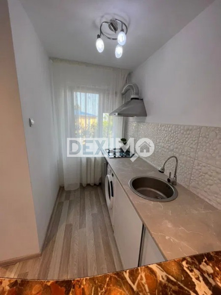 Garsoniera Renovata - Zona Far Billa - Etaj Intermediar - Vedere Spre Port