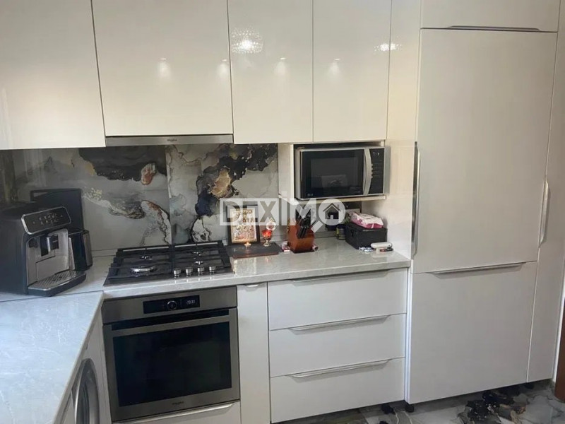 Apartament 4 Camere - Zona Dacia - Etaj 3 - Mobilat - Centrala Pe Gaze