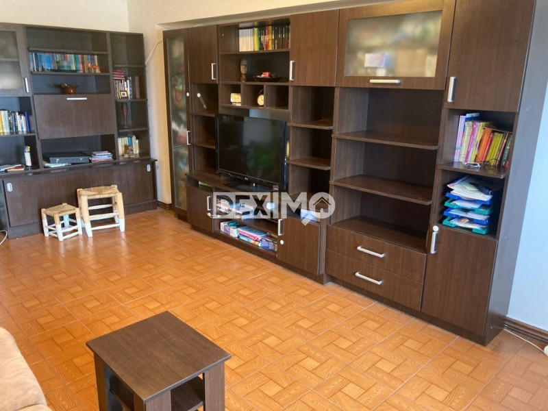 Apartament 3 Camere - Zona Stadion - Etaj Intermediar - Centrala Pe Gaze