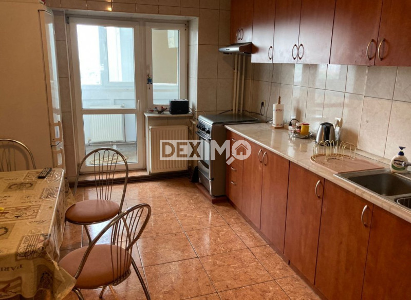 Apartament 3 Camere - Zona Stadion - Etaj Intermediar - Centrala Pe Gaze