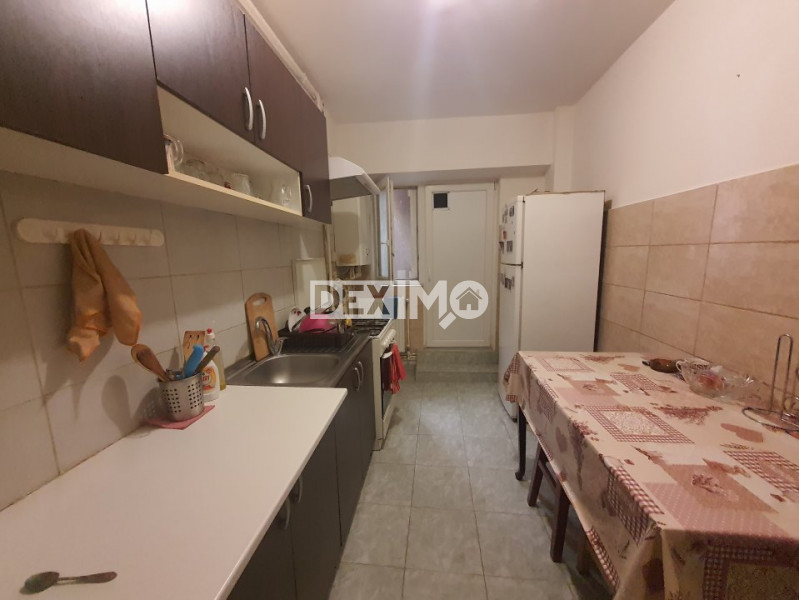 Apartament 3 Camere - Zona CET - Etaj 1 - Mobilat - Centrala Gaze - Termen Lung