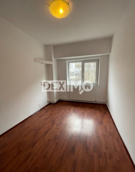 Apartaemnt 4 Camere - Faleza Nord - Reyna - Etaj 1 - Centrala Pe Gaze