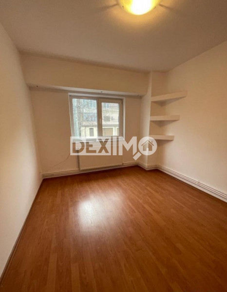 Apartaemnt 4 Camere - Faleza Nord - Reyna - Etaj 1 - Centrala Pe Gaze