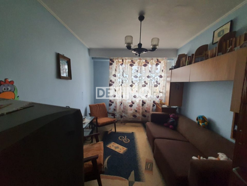 OCAZIE!!! TOMIS NORD APARTAMENT CU 3 CAMERE DECOMANDAT CENTRALA GAZE 