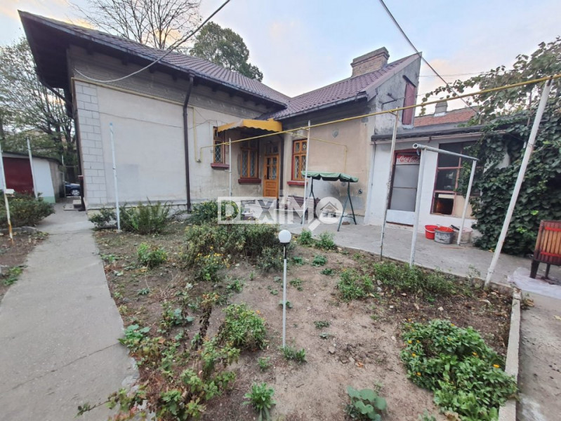 Oportunitate! Casa 4 Camere - Tomis I - Teren 345 Mp - Centrala Pe Gaze - Garaj