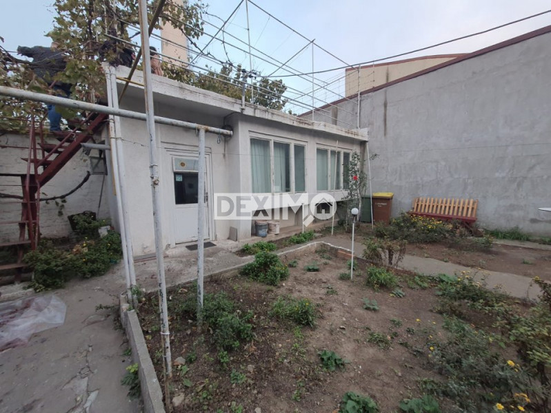 Oportunitate! Casa 4 Camere - Tomis I - Teren 345 Mp - Centrala Pe Gaze - Garaj