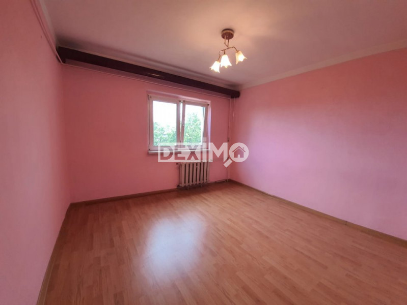 Apartament 3 camere, decomandat, nemobilat, finisaje clasice