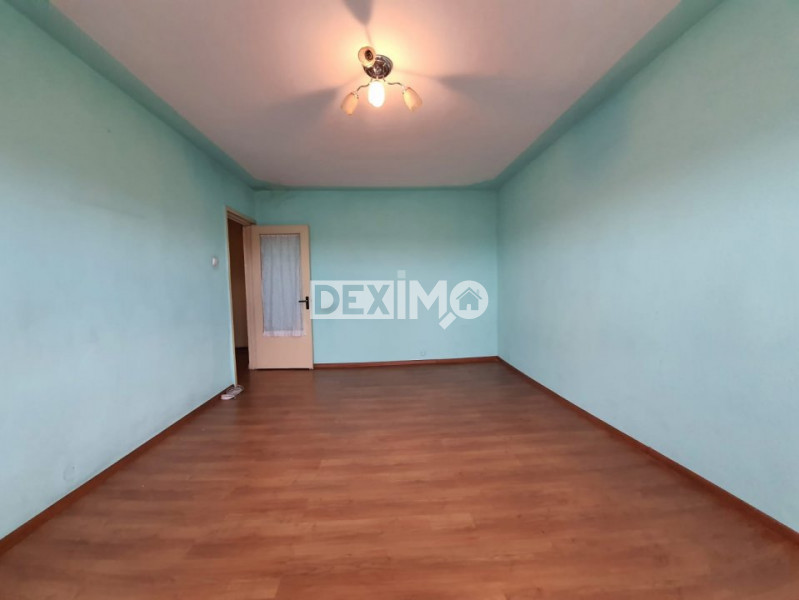 Apartament 3 camere, decomandat, nemobilat, finisaje clasice