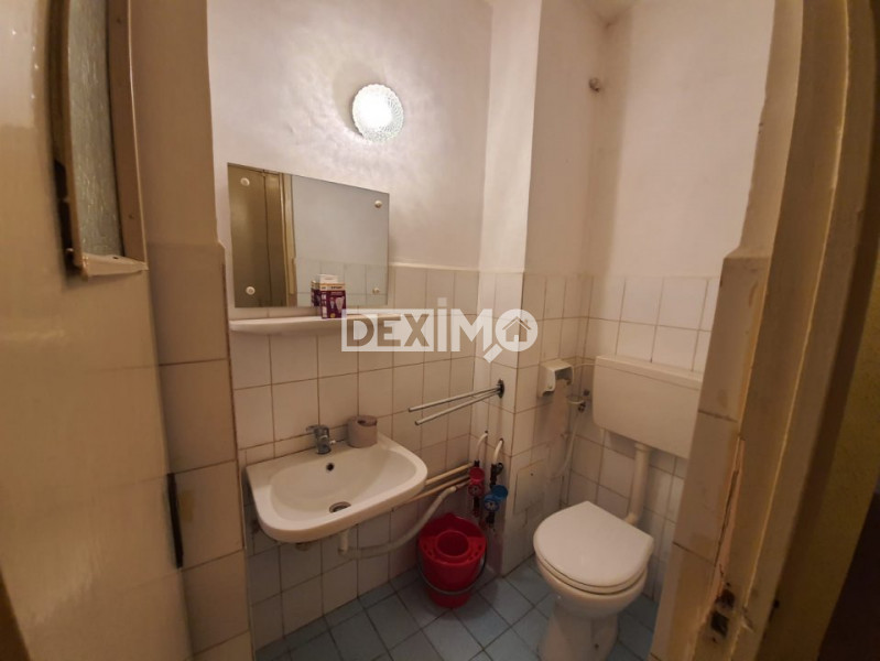 Apartament 3 camere, decomandat, nemobilat, finisaje clasice