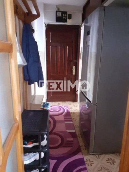 Apartament 2 camere, semidecomandat, centrala pe gaz,mobilat, Finisaje clasice