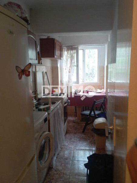 Garsoniera  - Zona Poarta 6 - Etaj 1 - Mobilata