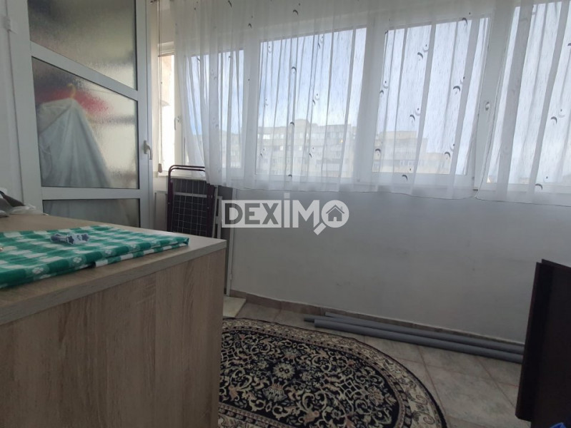 Apartament 3 Camere- Zona Trocadero - Etaj Intermediar - Mobilat - Centrala Gaze