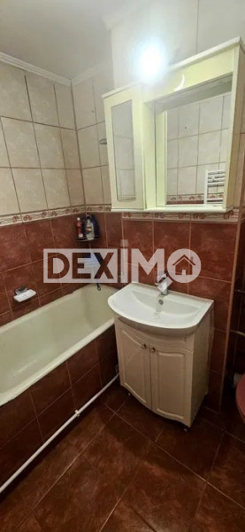 Apartament 2 Camere Decomandate - Km 5 - Centrala Pe Gaze