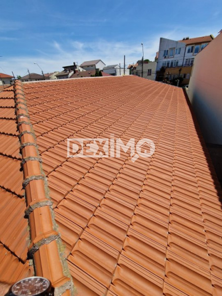 Casa 3 Camere - Zona Stadion - Teren 300 Mp - Acoperis Nou