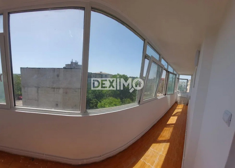 Apartament Spatios 3 Camere - Poarta 6 - 2 Grupuri Sanitare-Centrala gaze