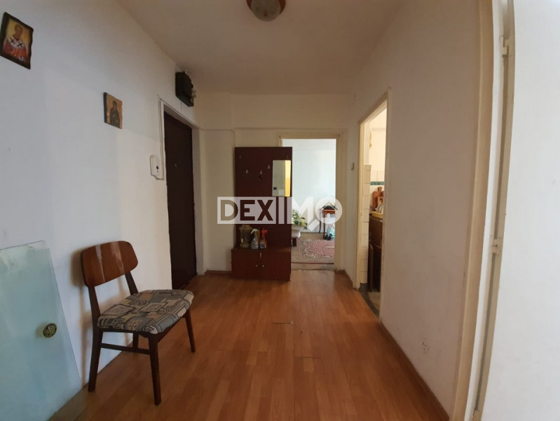 Apartament 2 Camere Decomandate - Zona Poarta 6 - Etaj 1 - Gaze Pe Scara