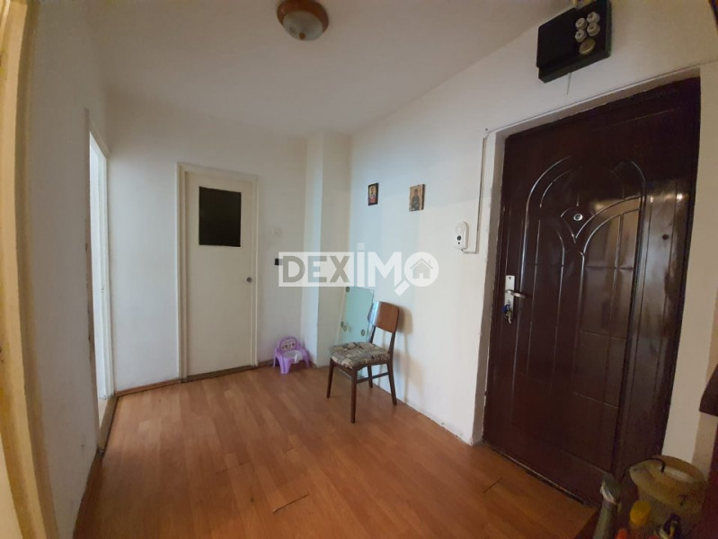 Apartament 2 Camere Decomandate - Zona Poarta 6 - Etaj 1 - Gaze Pe Scara