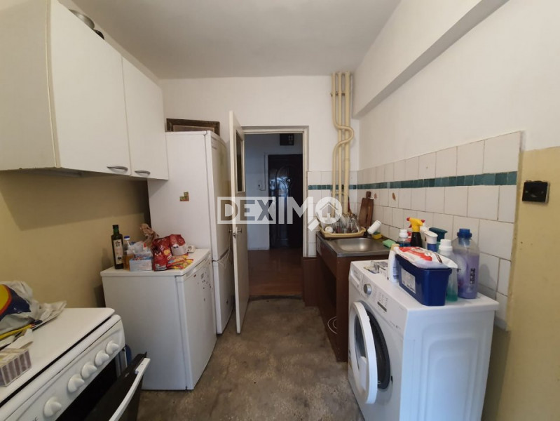 Apartament 2 Camere Decomandate - Zona Poarta 6 - Etaj 1 - Gaze Pe Scara