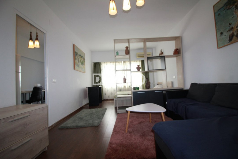 Garsoniera Decomandata - Gara - Renovata - Etaj Intermediar - Vedere Port