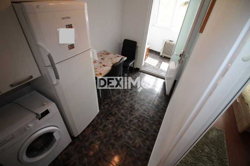 Garsoniera Decomandata - Gara - Renovata - Etaj Intermediar - Vedere Port