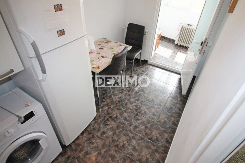 Garsoniera Decomandata - Gara - Renovata - Etaj Intermediar - Vedere Port