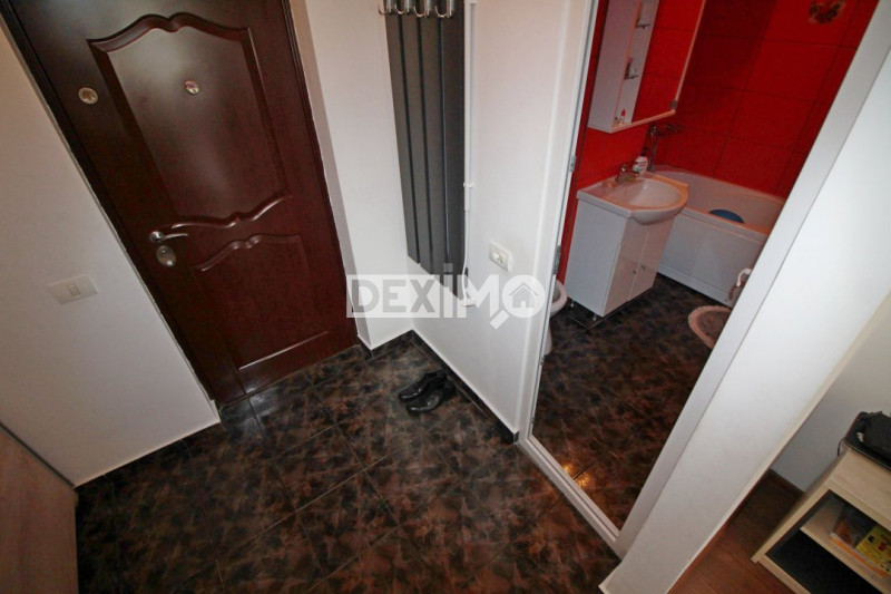 Garsoniera Decomandata - Gara - Renovata - Etaj Intermediar - Vedere Port