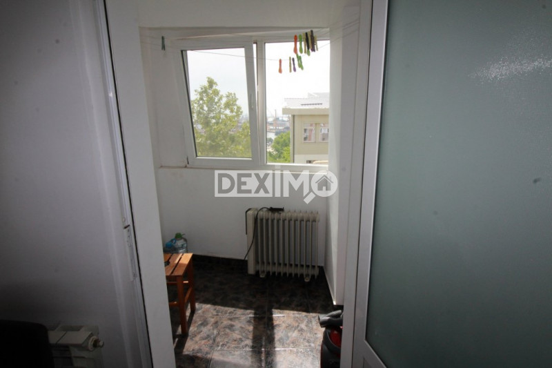 Garsoniera Decomandata - Gara - Renovata - Etaj Intermediar - Vedere Port