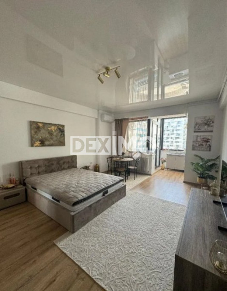 Studio LUX - Mamaia Nord - Al Doilea Rand La Mare - Vedere Laterala La Mare