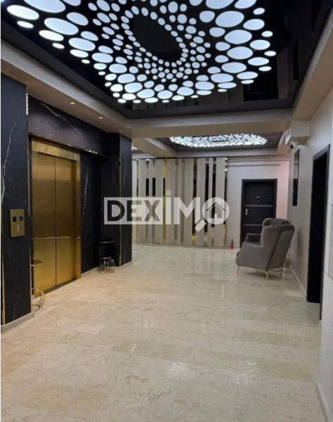 Studio LUX - Mamaia Nord - Al Doilea Rand La Mare - Vedere Laterala La Mare