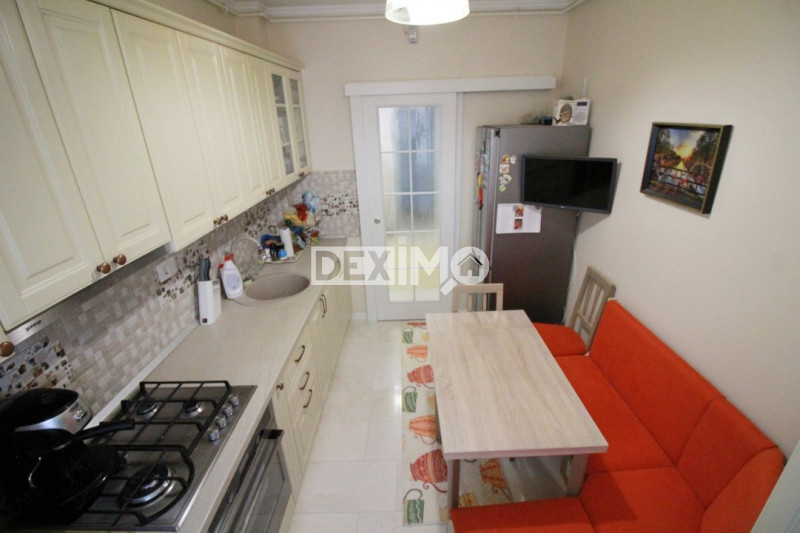 Apartament 3 Camere  - Mobilat - Loc Parcare Si Boxa - Confort Maxim !