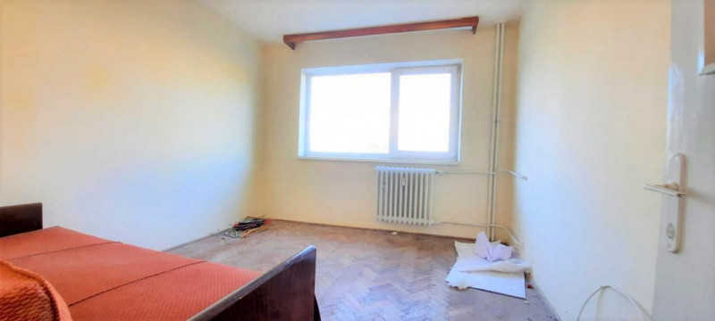 Apartament 2 camere, semidecomandat, nemobilat