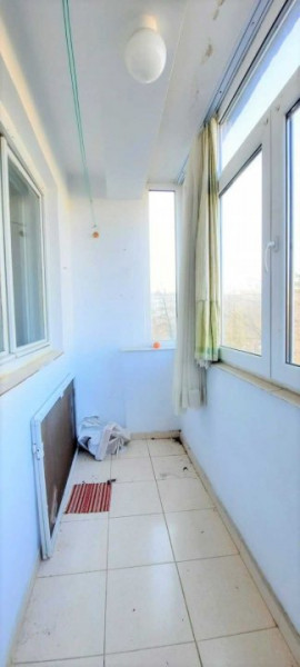 Apartament 2 camere, semidecomandat, nemobilat