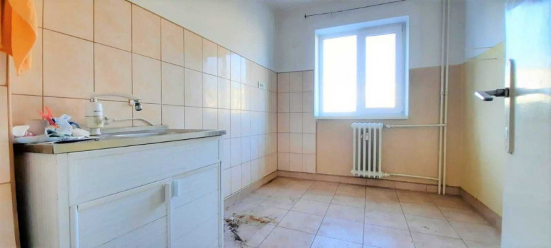 Apartament 2 camere, semidecomandat, nemobilat