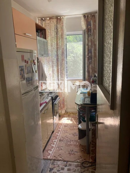 Apartament 4 Camere - Km 4-5 - Etaj 1 - Gaze In Bloc