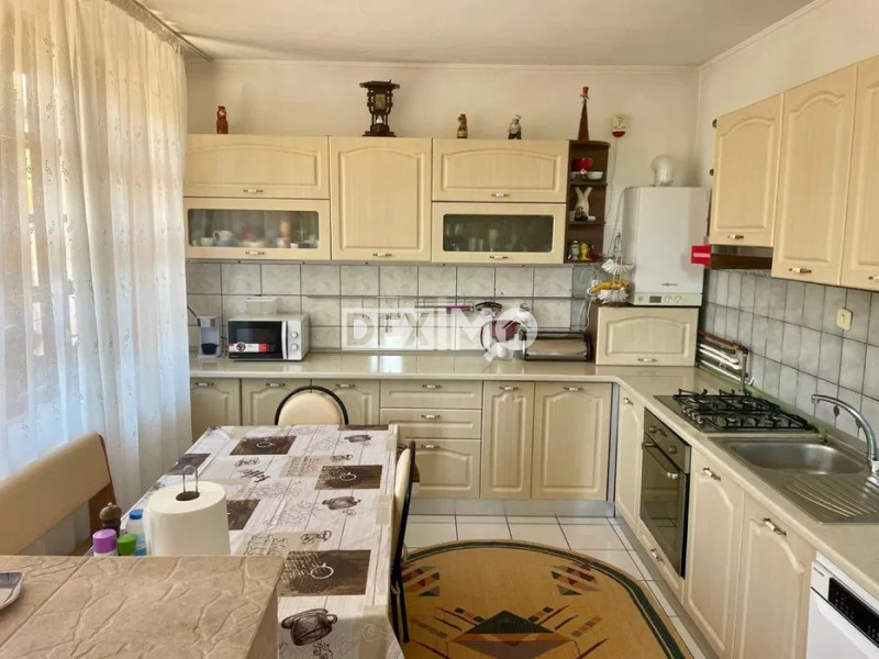 Casa S+P+1  - Lazu - Teren 808 Mp - Garaj - Terasa