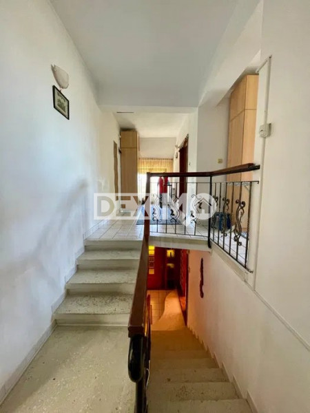 Casa S+P+1  - Lazu - Teren 808 Mp - Garaj - Terasa