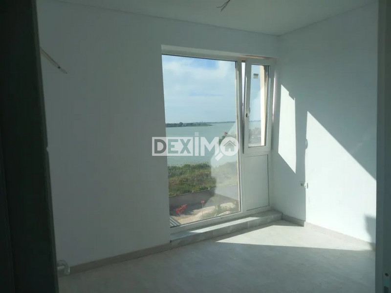 Apartament 3 Camere - Zona Campus - Loc Parcare - Vedere Frontala La Lac