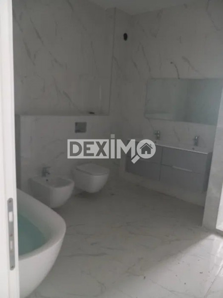 Apartament 3 Camere - Zona Campus - Loc Parcare - Vedere Frontala La Lac