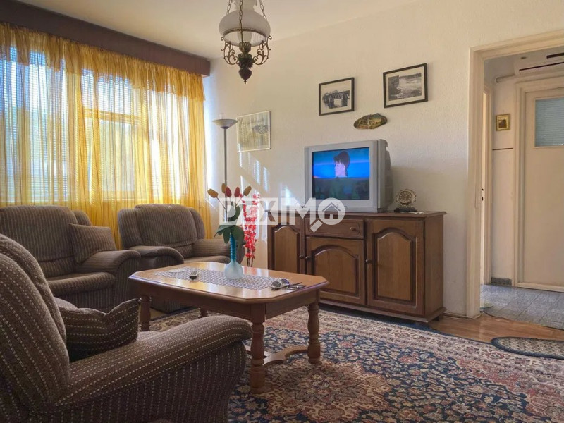 Apartament 4 Camere - Centru - Liceul Traian -  Etaj 1 