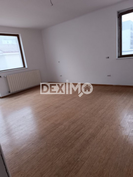 Vila P+1+M - Zona Primo - Compozitori - Semifinisata - Toate Utilitatile