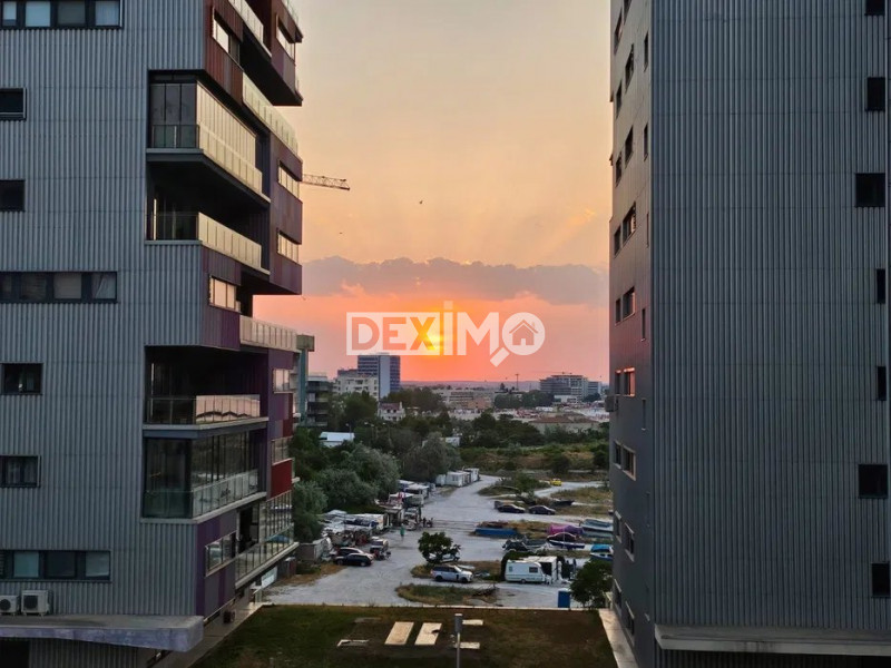 Proprietate Deosebita - Faleza Nord - Vedere La Mare - Loc Parcare