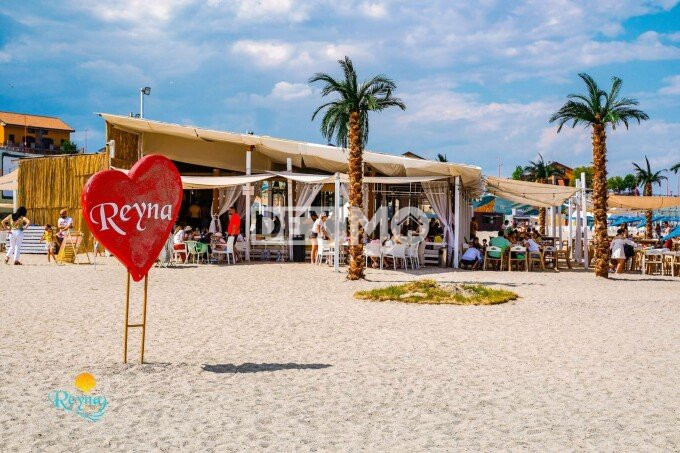 Oportunitate Investitie - Faleza Nord - La Doi Pasi De Plaja REYNA ! 