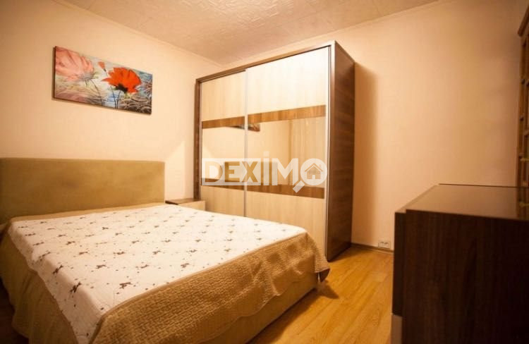 Apartament 3 Camere - Et 4 Cu Pod - Zona Poarta 6 - Gaze - Mobilat