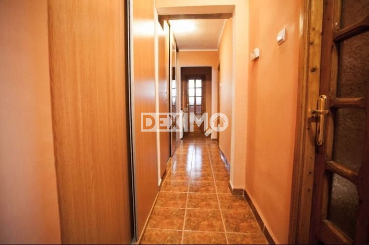 Apartament 3 Camere - Et 4 Cu Pod - Zona Poarta 6 - Gaze - Mobilat
