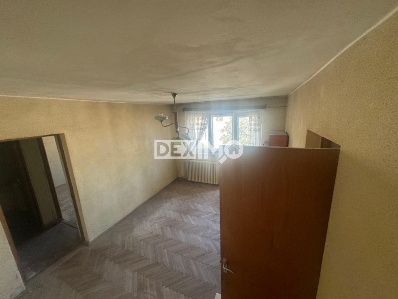 Apartament 2 Camere - Zona Dacia - Etaj 4 Cu Pod - Gaze Pe Scara